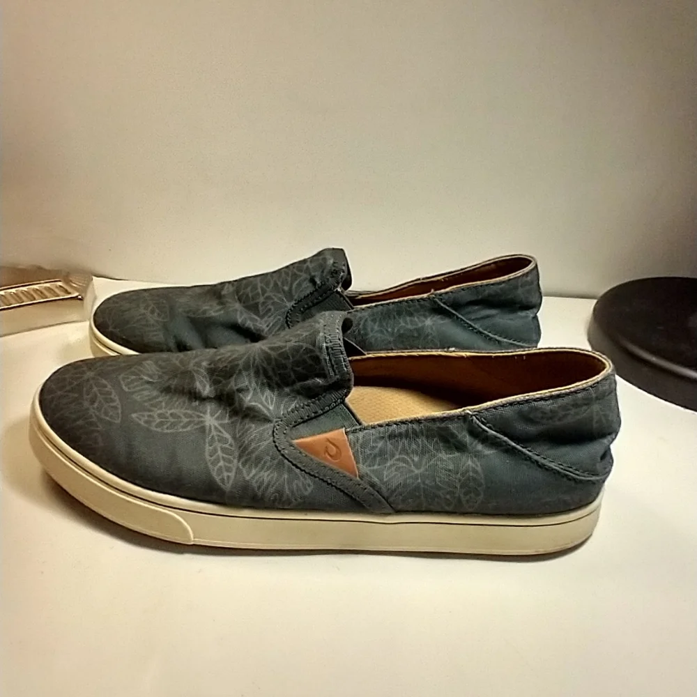 Olukai Pehuea Pow! Wow! Leaf Print Slip On Shoes Women's sz 9.